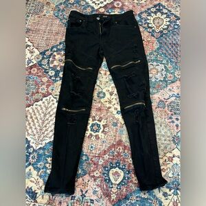 Victorious men’s Black Jeans with gold zippers